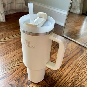 Stanley Cream Quencher H2.0 FlowState 40 oz Tumbler